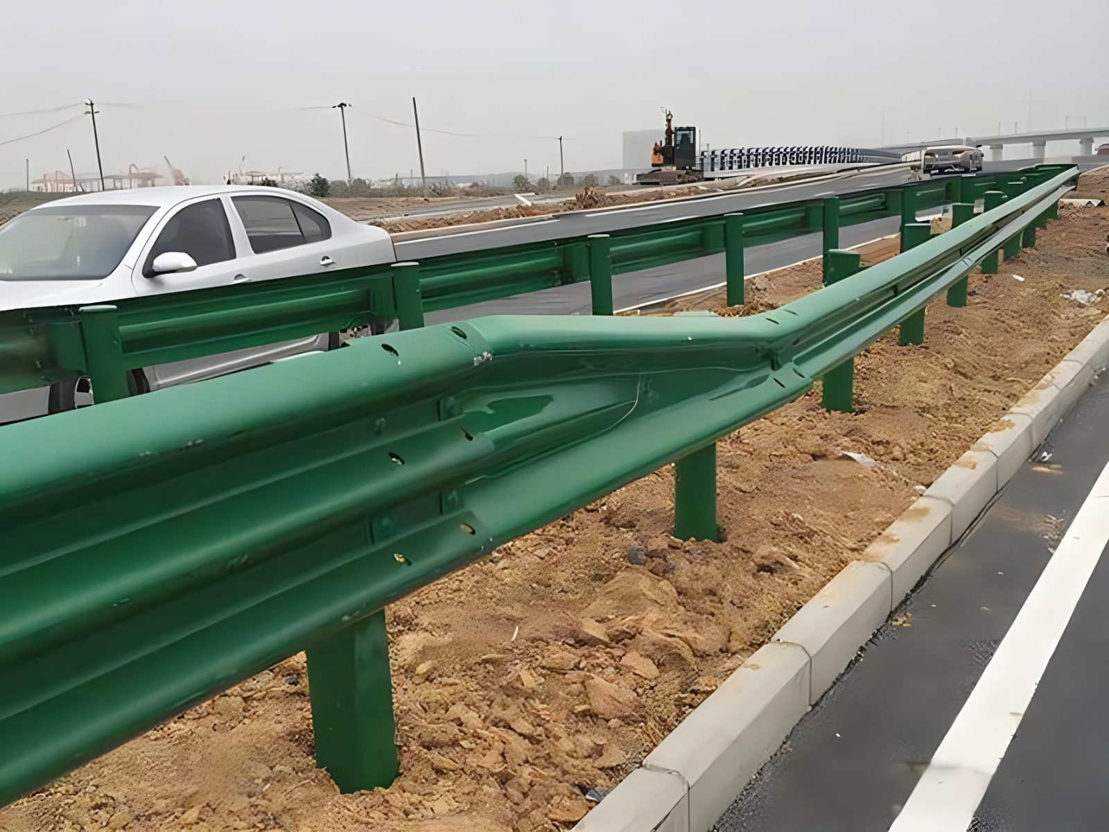 江苏高速波形护栏板日常维护方案确保道路安全新举措