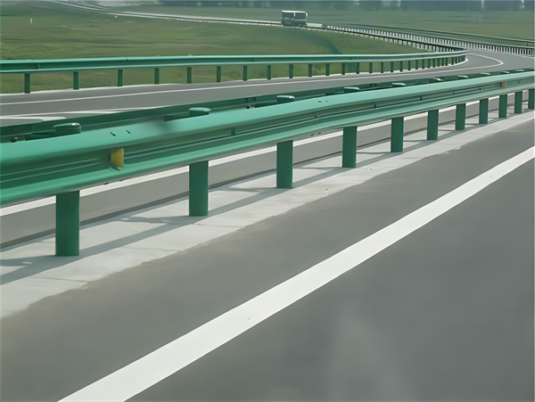 江苏高速护栏板守护安全广泛应用于多个行业